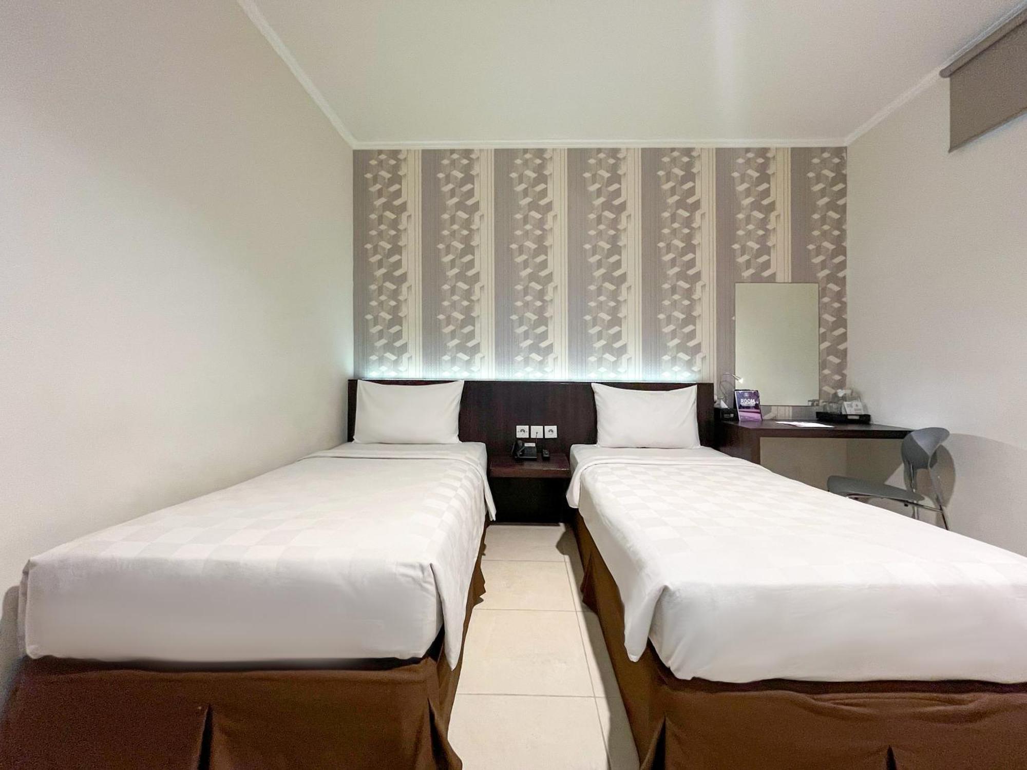 Hotel 88 Embong Kenongo - Kayun By Wh Surabaya Dış mekan fotoğraf