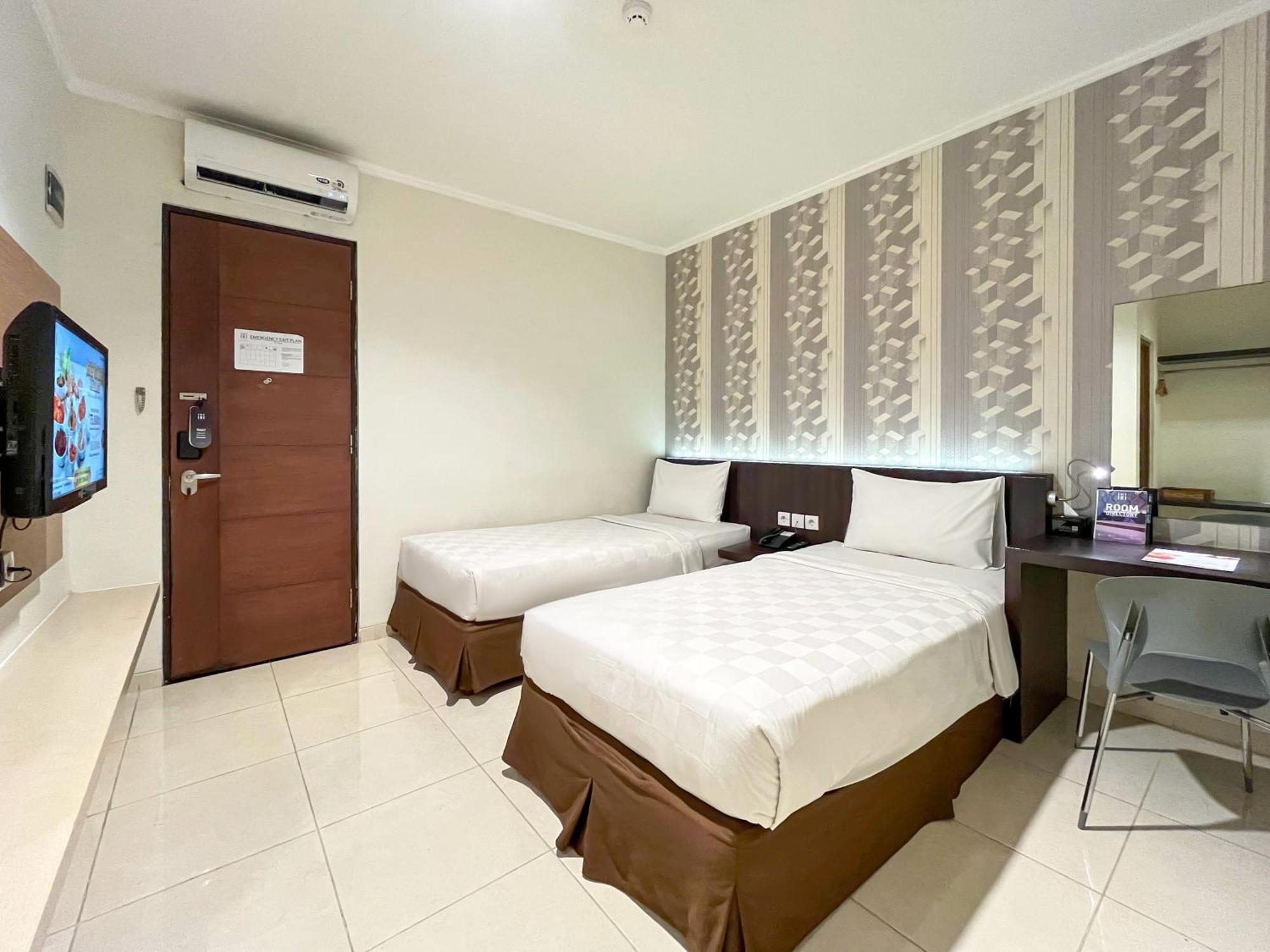 Hotel 88 Embong Kenongo - Kayun By Wh Surabaya Dış mekan fotoğraf